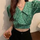 Short-sleeve V-neck Floral Print Cropped Blouse