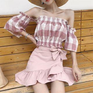 Off-shoulder Bell Sleeve Frilled Trim Check Cropped Top