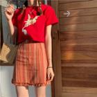 Short-sleeve Printed T-shirt / Frayed Striped Skirt