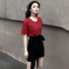 Short-sleeve T-shirt / Tie-waist Mini Skirt
