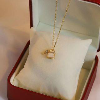 Rhinestone Lock Necklace 1pc - Dx681 - Gold & Beige - One Size