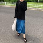Plain Round-neck Long-sleeve T-shirt / Plain Pleated Skirt