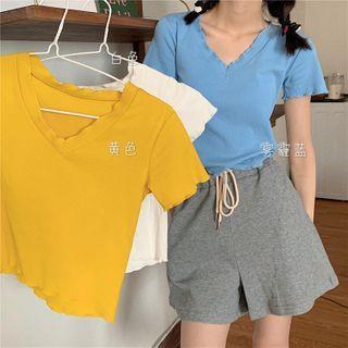 Short-sleeve V-neck Plain Cropped T-shirt