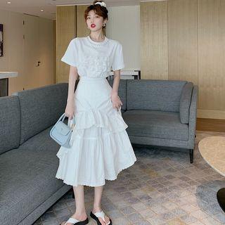 Short-sleeve T-shirt / Layered Midi A-line Skirt