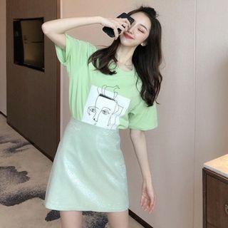Set: Abstract Printing Short-sleeve T-shirt + Shimmer Mini Skirt