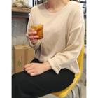 Round-neck Drop-shoulder Knit-top