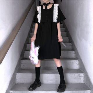 Short-sleeve Lace Trim Shift Dress Black - One Size