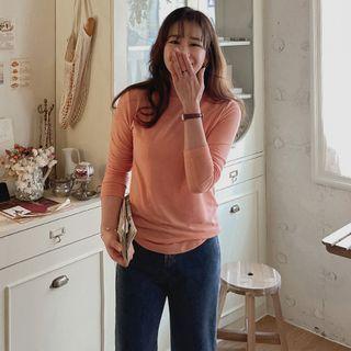 Turtleneck Round-hem T-shirt