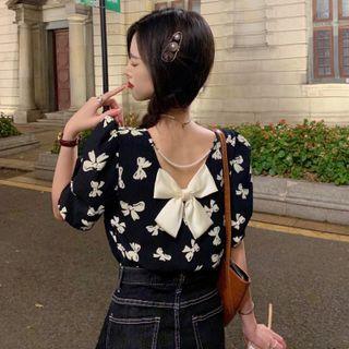 Bow Print Pearl Short-sleeve Top