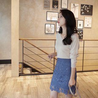 Zip-side Lace Mini Skirt
