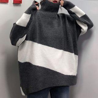 Color-panel Turtle-neck Sweater