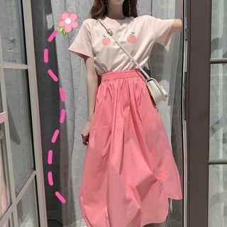 Printed Short-sleeve T-shirt / A-line Midi Skirt