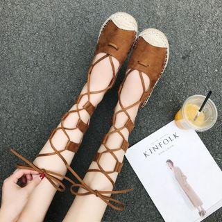 Woven Straw Panel Tie-up Sneakers