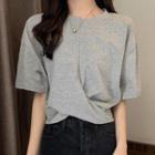 Plain Asymmetrical Short-sleeve Cropped Top