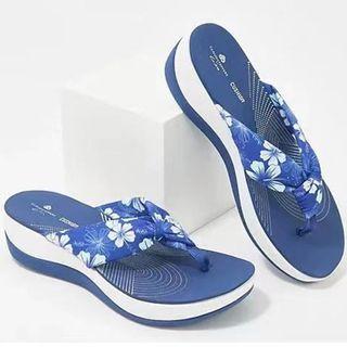 Wedge-heel Flip Flops