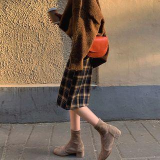 Set: Long-sleeve Sweater + Plaid Skirt