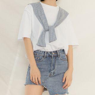 Ripped Elbow-sleeve T-shirt With Striped Hooded Shawl