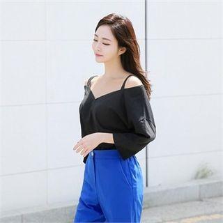 Cutout-shoulder Sweetheart-neck Top