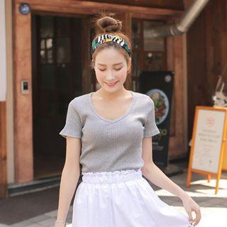 V-neck Ribbed Slim-fit T-shirt