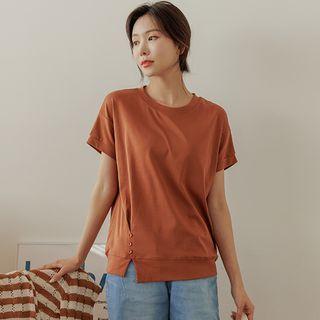 Button-trim Slit-hem T-shirt