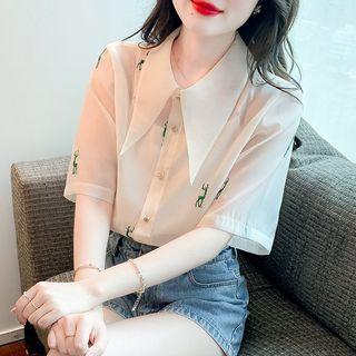Set: Short-sleeve Deer Embroidered Blouse + Camisole Top