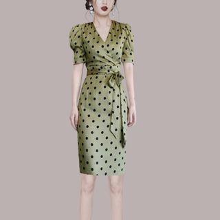 Short-sleeve Dotted Tie-waist Mini Sheath Dress