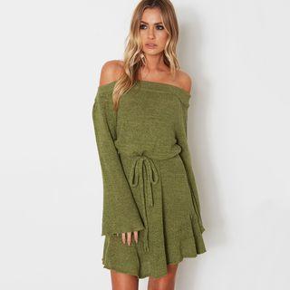 Off-shoulder Tie-waist Dress