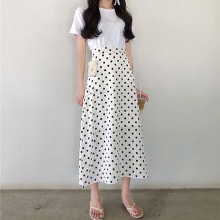 Short-sleeve T-shirt / Dotted Midi A-line Skirt