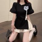 Short-sleeve Flower Accent Slit T-shirt