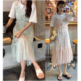 Set: Short-sleeve T-shirt + Spaghetti Strap Midi Lace Dress