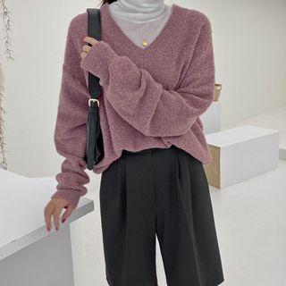 V-neck Boucle-knit Top
