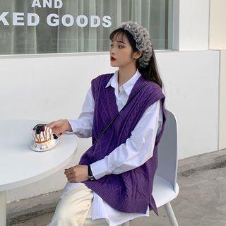 V-neck Cable Knit Vest / Plain Shirt