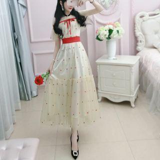 Short-sleeve Cold-shoulder Star Print Midi Dress