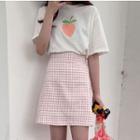 Printed Short-sleeve T-shirt / Checked Mini A-line Skirt