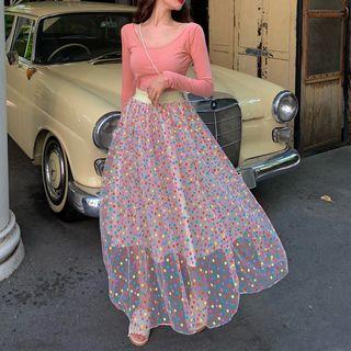 U-neck Short-sleeve T-shirt / Long-sleeve T-shirt / Dotted Midi A-line Skirt