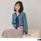 Contrast Trim Lace-up Pattern Top