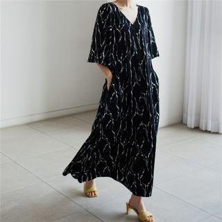 Elbow-sleeve Printed Maxi Shift Dress