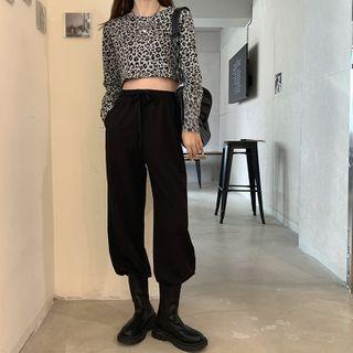 Long-sleeve Leopard Print T-shirt / Wide-leg Jeans