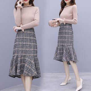 Set: Ruffle Trim Sweater + Ruffle Hem Plaid Straight-fit Skirt