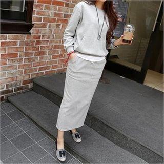 Set: Round-neck Pullover + Slit-back Skirt