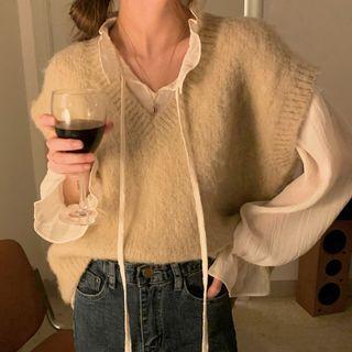 V-neck Sweater Vest / Puff-sleeve Blouse