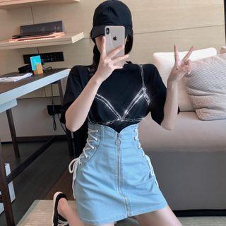 Short-sleeve T-shirt / Lace-up Denim Skirt