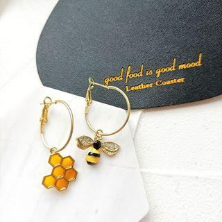 Bee & Bee Hive Rhinestone Asymmetrical Dangle Earring 1 Pair - 925 Silver Needle Earrings - Gold - One Size
