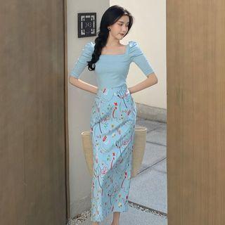Square-neck Short-sleeve T-shirt / Flower Print Midi Straight-fit Skirt
