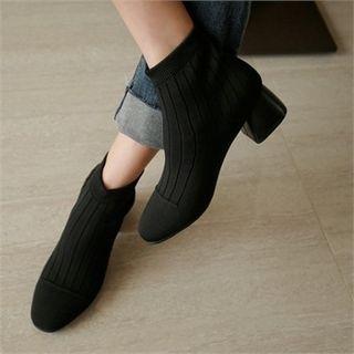 Ribbed Ankle Boots