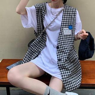 Short-sleeve T-shirt / Plaid Buttoned Vest