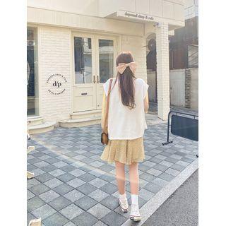Dip-back Sleeveless Ribbed Cardigan
