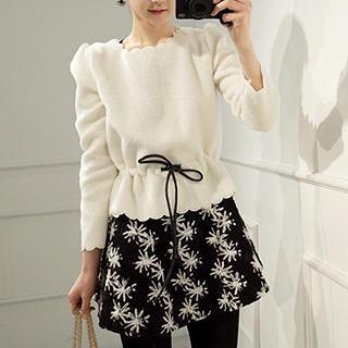 Set: Long-sleeve Scallop-hem Top + Sleeveless Patterned Dress
