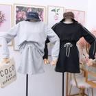 Set: Loose-fit Pullover + A-line Skirt