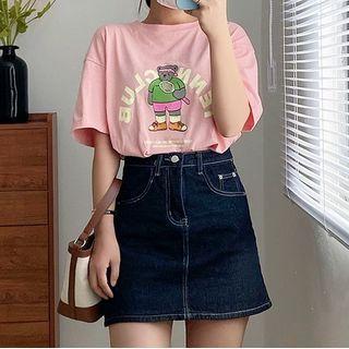 Short-sleeve Bear Print T-shirt / A-line Denim Skirt